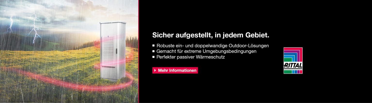 Ein Schrank von Rittal, von einer pinken Spirale umgeben, steht auf einer Wiese, im Hintergrund ist ein Tannenwald und am Himmel sind dunkle Wolken, Blitze und Regen und auf der rechten Seite ist eine Produktbeschreibung und das Logo von Rittal.